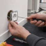 Comment installer une prise électrique soi-même (normes NF C 15-100)