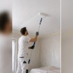 Peindre un plafond sans traces : la méthode pro