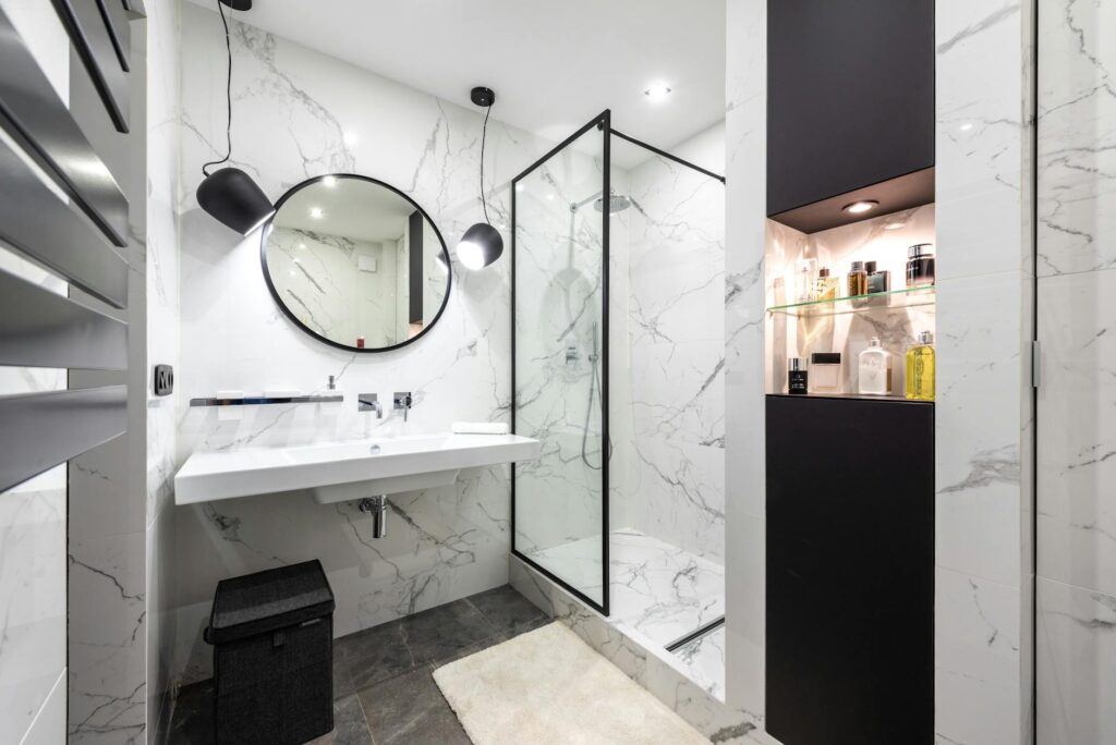 Refaire sa salle de bain. - Photo par Max Vakhtbovych
